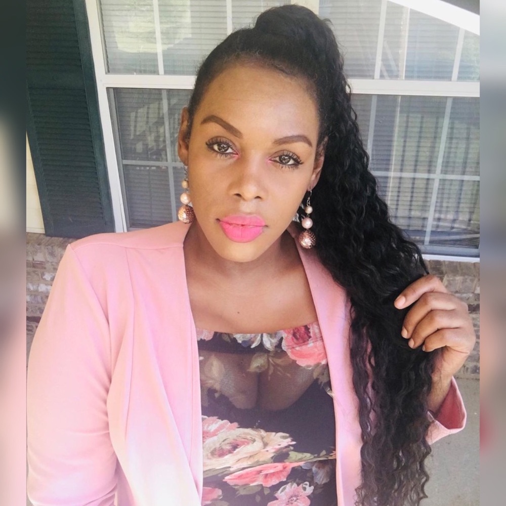 MEET YOUR POSHER💖 YOUTUBER >Towanda the Stylist - Picture 4 of 13